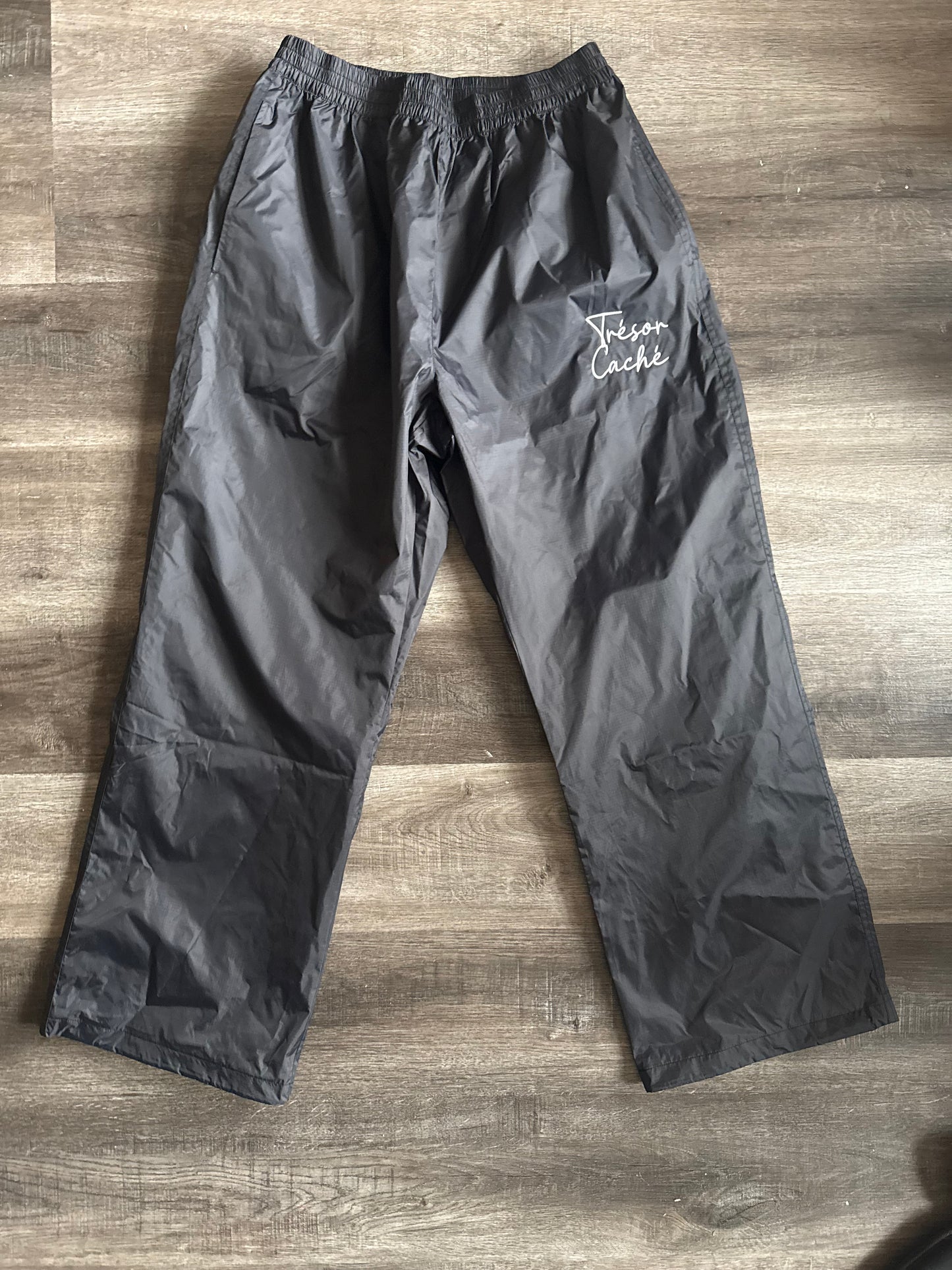 Trésor Caché windbreaker suit